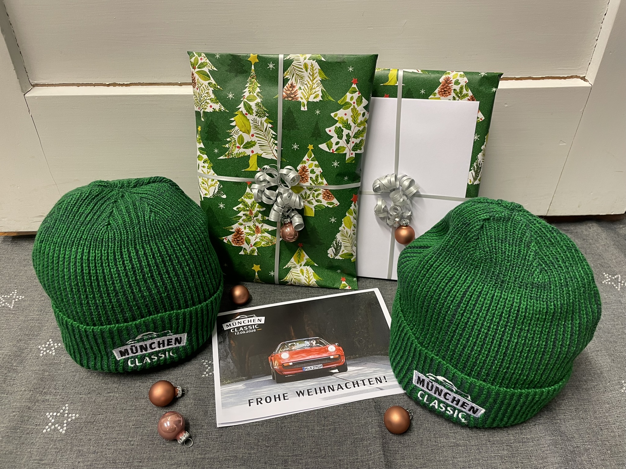 Weihnachtsgutschein MÜNCHEN CLASSIC + 2 Mützen